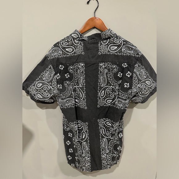 Mnml button up shirt - Picture 2 of 2